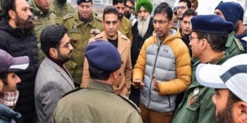  Div Com inspects Natipora Junction, Barzulla Underpass to ease traffic flow
