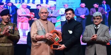 LG Sinha felicitates DCs Rajouri and Reasi for exemplary election management