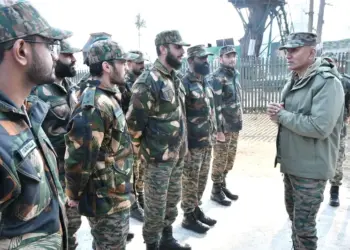 Northern Army commander reviews security measures at LoC in north Kashmir
