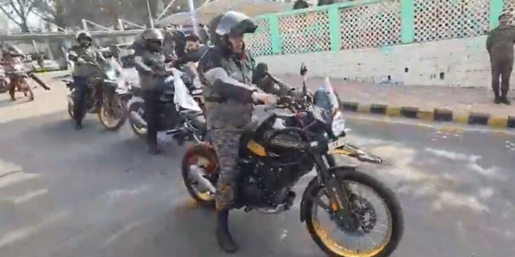Northern Army commander takes part in bike rally, pays tribute to veterans in Udhampur