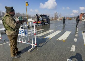 Efforts underway to restore traffic on Srinagar-Jammu NH, other key roads post snowfall