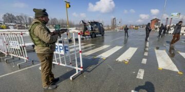 Efforts underway to restore traffic on Srinagar-Jammu NH, other key roads post snowfall