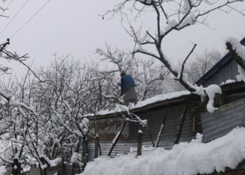 Snowfall aftermath: Sgr-Jmu highway restored, flights resume