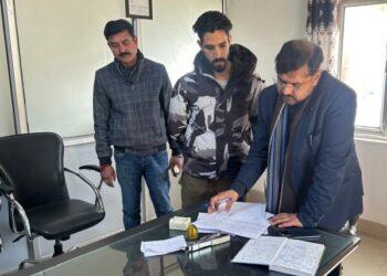 Satish Sharma conducts surprise visit to FCI godowns