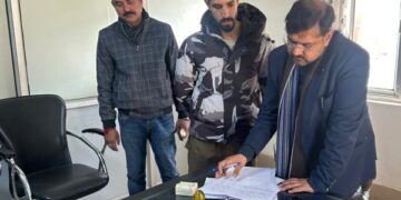 Satish Sharma conducts surprise visit to FCI godowns