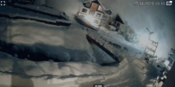 Caught on CCTV: Swoosh of snow sweeps Sonamarg after avalanche, no causalities
