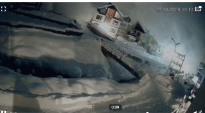 Caught on CCTV: Swoosh of snow sweeps Sonamarg after avalanche, no causalities