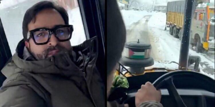 Trapped by snowfall, doctor rides excavator to reach Shopian hospital to perform surgeries