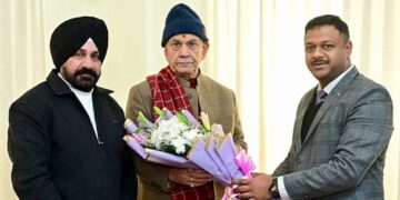 Sr Railway official meets LG; discusses upcoming railway projects in J&K