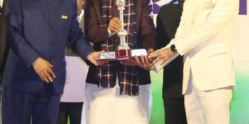 Union Minister presents second best Republic Day tableau award to J&K Official