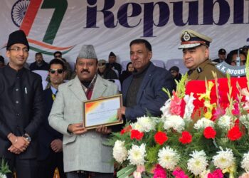 AIO Shabir Ahmad honoured at R-Day function