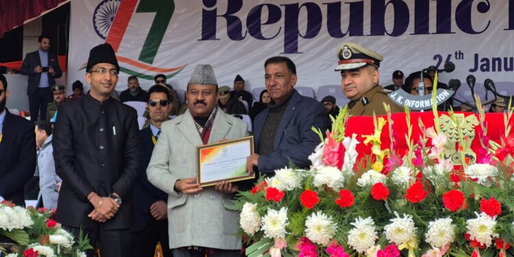 AIO Shabir Ahmad honoured at R-Day function