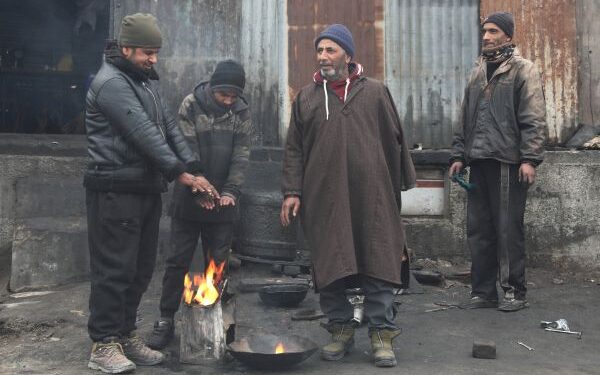 Kashmir’s higher reaches get fresh snowfall