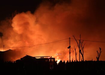 Fire breaks out in scrap yard, carpet godown in Srinagar