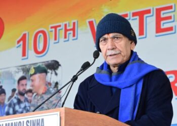 LG Manoj Sinha calls on youth to learn from lives of army veterans