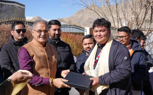 LG Ladakh Kavinder Gupta flags off 30 students for Rashtriya Ekatmata Yatra 2026