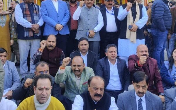 BJP legislators stage dharna outside Assembly, accuse Speaker of bias in allotting time