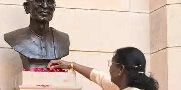 British architect Lutyens’ statue replaced with bust of C Rajagopalachari’s at Rashtrapati Bhavan