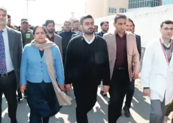 DC Srinagar, GMC Principal, SSP Traffic review works at Bone & Joint Hospital, Barzulla