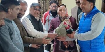 JKECC delegation calls on Education Minister Sakeena Itoo