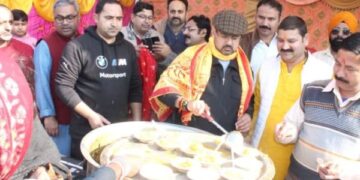 Satish Sharma participates in Maha Shivratri celebrations, prays for peace and prosperity