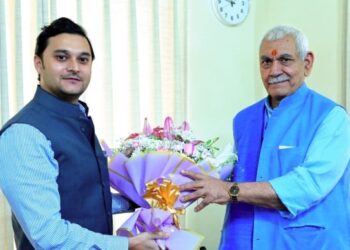 Martand Singh meets LG Sinha, discusses youth and sports initiatives