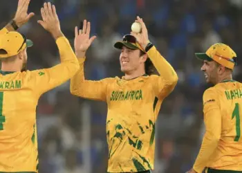 South Africa thrash India by 76 runs in Super Eight match