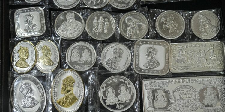 Silver declines 5 pc to Rs 2.55 lakh/kg, gold drop to Rs 1.58 lakh/10g