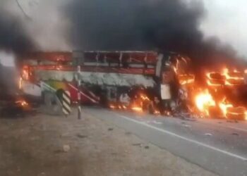 13 killed in Andhra bus fire; Prez, PM condole deaths