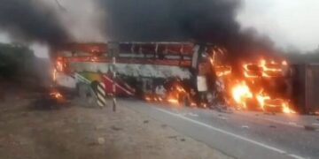 13 killed in Andhra bus fire; Prez, PM condole deaths