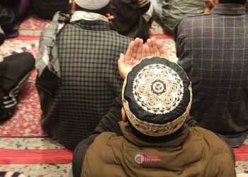 On Shab-e-Qadr, all roads lead to Masjids, Shrines