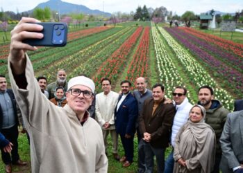 Omar Abdullah throws open Srinagar’s famed tulip garden for visitors