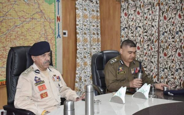 DGP reviews security scenario in Pulwama, Shopian