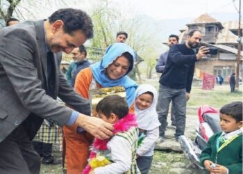 Director School Education Kashmir visits Dal-area schools after winter break