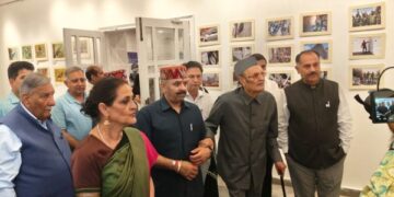 Dr. Karan Singh inaugurates 10-day art and photo exhibition at Kala Kendra