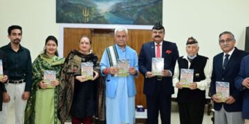 LG Sinha presented books, meets delegations in Jammu