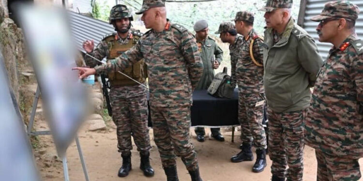 Northern Army commander visits forward post along LoC in Rajouri