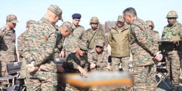 Northern army commander reviews counter-terror operations in Rajouri-Poonch sector
