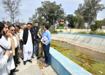 Rana inspects desilting of canals; timely completion, community involvement