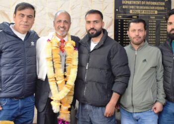 Veteran DIPR Artist Hilal Ahmad Mattoo retires