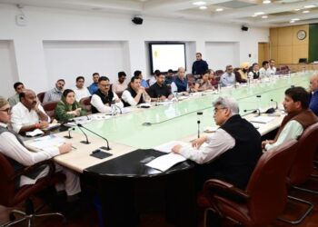 CM reviews Compliance Reduction 2.0 to ease business regulations in J&K