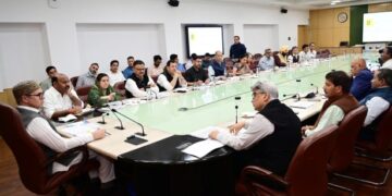 CM reviews Compliance Reduction 2.0 to ease business regulations in J&K