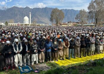 Jumat-ul-Vida observed with religious fervor across Kashmir