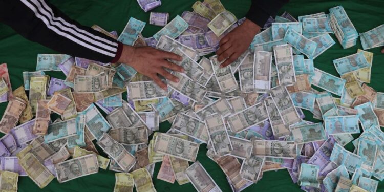 Kashmiris pour in financial contributions for war-ravaged Iran; women lead with family gold