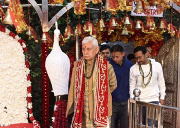31k Vaishno Devi pilgrims brave inclement weather to visit cave shrine