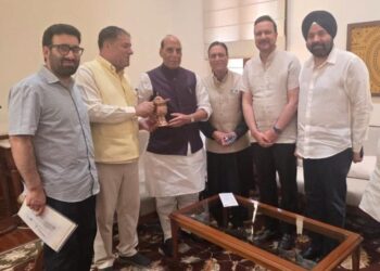 J&K MPs, MLAs meet Defence Minister Rajnath Singh