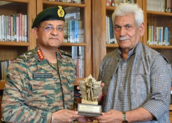 LG Manoj Sinha meets Army GOC, Civil Society delegations in Srinagar