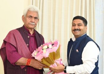 Delegations call on LG Manoj Sinha in Jammu