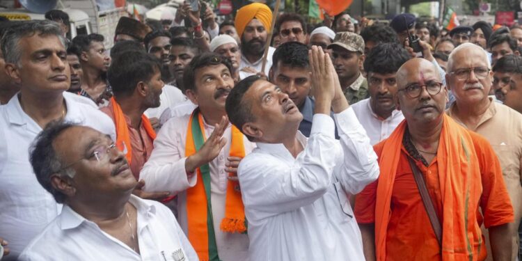 High-octane poll campaign for phase-2 wraps up in Bengal amid charges, counter-charges by BJP, TMC