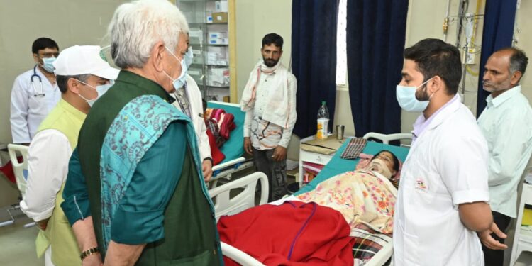 Udhampur Road Accident: Lieutenant Governor meets the injured at GMC Udhampur
